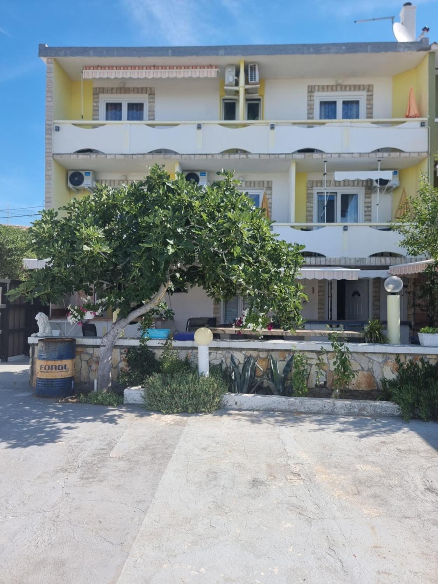 Apartmani Alen Dinjiška エクステリア 写真
